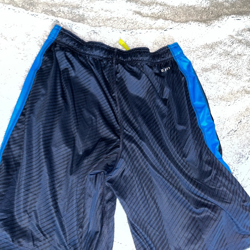 nike men - Picture 2 of 2